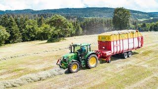 Chantier de ramassage de foin, du champs à la grange !