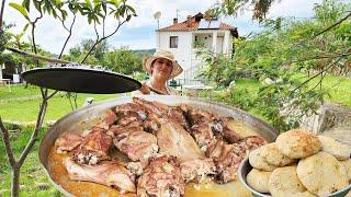 Mish Keci i Pjekur në Sac / Traditional Albanian Cooking in SAÇ