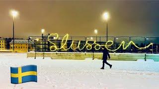 Snowy Stockholm Walk: white city streets of Södermalm. Yttersta Tvärgränd to Slussen.