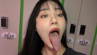 Long tongue (Showing Uvula)