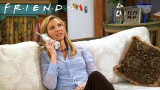 Сериал Друзья: Фиби звонит в компанию по ремонту телефонов (Сезон 3 Серия 22)