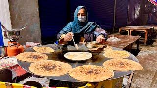 Hardworking Lady Selling Unlimited Food | Midnight Street Food | Pakistani Street Food