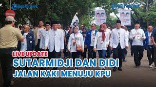  Sutarmidji dan Didi Haryono Jalan Kaki Menuju KPU Kalbar Untuk Daftar pada Pilkada 2024