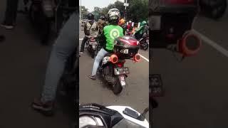 ojol motor nya di modifikasi,Ampe joget2 di lampu merah