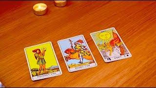 How to read 3 card spread in tarot? 