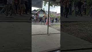 viral.... orang di arak keliling kampung