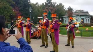 Fanfare de Disneyland Paris : March of the Cards