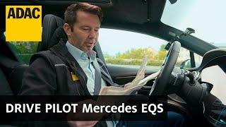 Mercedes EQS DRIVE PILOT im Stau: Der Vorreiter des autonomen Fahrens? | ADAC