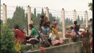 Uzbeks flee Kyrgyzstan violence