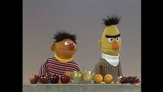 Sesame Street | Ernie Counts Fruit - Castilian Spanish