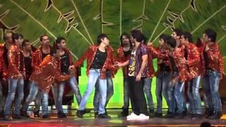 Shahid kapoor, Prabhudeva & Priyanka Chopra performing At iifa Awards 2012