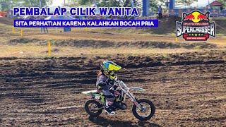 Pembalap Cilik Wanita Sita Perhatian Berani Kalahkan Pria Kejurnas Motocross Tulungagung