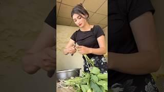 Village Life: Uyghur Girl Visits a Friend with Homemade Plov