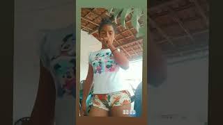 novinha dançando