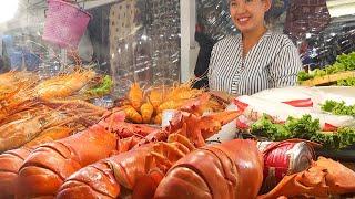 Street Food in Bangkok, Thailand. Best Stalls of Central World Square