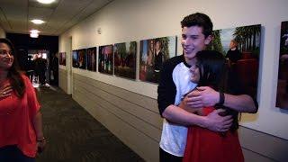 Shawn Mendes Surprises a Fan Backstage