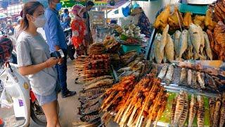 Yummy Khmer street food for lunch in Phnom Penh, Cambodian food tour 2021