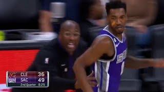 Mike Brown pushed Malik Monk to make the best play of his career! Malik Monk gets a denial & triple