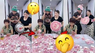 Mom only plays with her phone  the couple steals her money! Best Funny Videos Part 87