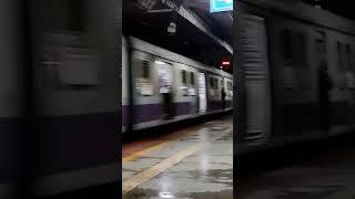 MUMBAI LIFELINE, MUMBAI LOCAL AT FULL AGGRESSION #shorts #shortvideo #indianrailways #localtrain