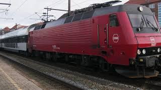 DSB EA 3007 + vogne som RØ 4359 standser i Valby mandag d.  05-10-2020 kl. 15:48 (±0)