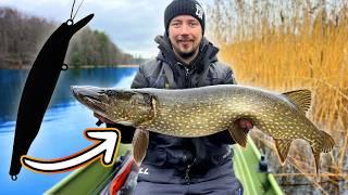 Painting Lures with the WORLDS BLACKEST COLOR - Will it catch pike?