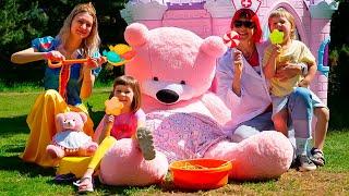 Baby Bianca's Outdoor Cooking Fun | Pretend to Play, Kids & Outdoor Activities with Toy Bears