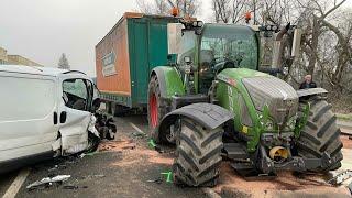 You Have To See This! Idiot On The Fendt Tractor, John Deere Is In An Extreme Situation! Moments of