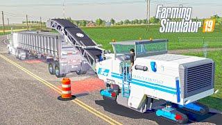 RIPPING UP ASPHALT ON HIGHWAY WITH MILLING MACHINE (ROAD CONSTRUCTION) | FS19