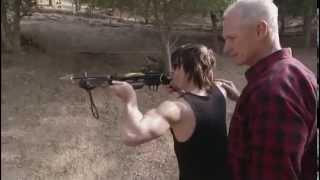 Walkin Dead  Norman Reedus learning to shoot a crossbow / Норман Ридус учится стрелять из арбалета