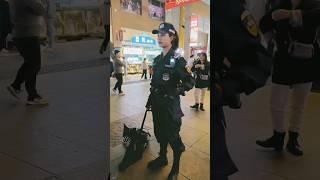 新疆警花，這裡是不是你們說的地方#中国 #新疆 #维吾尔族 #乌鲁木齐 #新疆棉花