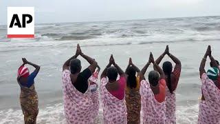 Indians and Sri Lankans mark 20 years since Indian Ocean tsunami