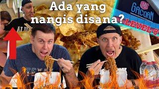 BULE Coba MIE GACOAN di MAKASSAR | Mie terpedas di INDONESIA