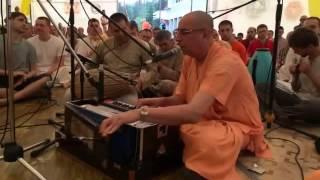 Niranjana Swami – Kirtan at Gauranga festival, Ukraine – 9-June-2015