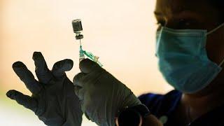 Trotz Kritik der WHO: EMA empfiehlt Booster-Impfung für Risikogruppe