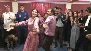 Памирский танец  Папа и дочка .Татат резин башанд раксен.#pamir #pamirmusic #памирская_свадьба