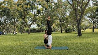 Yoga: Đứng Bằng Đầu Rèn Luyện Lòng Dũng Cảm