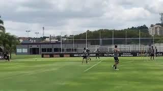 Gol de Davó no treino do Corinthians