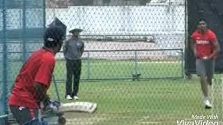 Ashish nehra bowling action