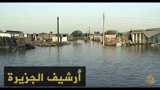 مياه الفيضان تشل الحياة في دنقلا السودانية 1999/9/13