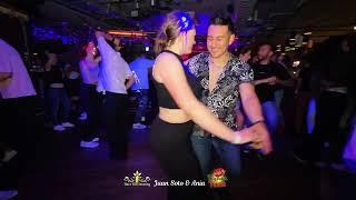 Bachata dance by Juan Soto & Ania at Bachata Kiss in London. #bachata #socialdance #london