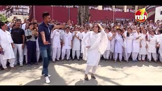 Cute Girl Ne Kitta Ravneet Naal Dance || Dance Video || Canteeni Mandeer