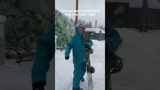 Я впервые пробую кататься на сноуборде#shorts #short #snow #snowboarding