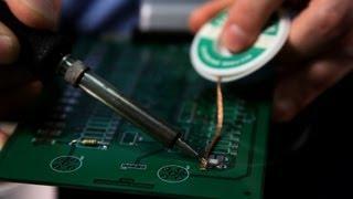 Removing Components from Circuit Board | Soldering