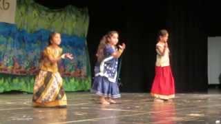 dance on old hindi song by VV kids