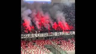 Gli #ultras del #bari in azione #baricremonese #serieb #stadiosannicola #seguaci #puglia #italia