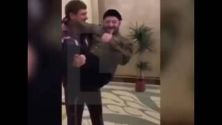 Кадыров и Галустян, все таки ломают ноги))КВН