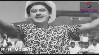 KISHORE KUMAR  MEENA KUMARI  - HUM MATWALE NAUJAWAN - MANZLON KE UJALE -- KISHORE KUMAR