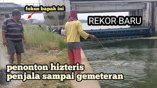 REKOR DUNIA ‼️ JALA IKAN DI PINTU AIR BENDUNG GERAK DAPAT SEGROMBOLAN IKAN BESAR SAK BANTAL²