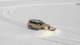 Клиновой снегоуборочный отвал серии "Профи" на гидравлике на Nissan Patrol